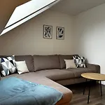 Moderne Fuer Familien Im Dachgeschoss Lägenhet Bosau