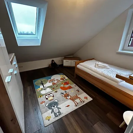 Moderne Fuer Familien Im Dachgeschoss Lejlighed *