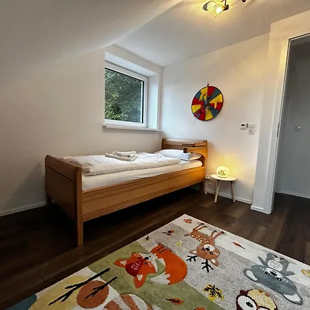 Lejlighed Moderne Fuer Familien Im Dachgeschoss Bosau