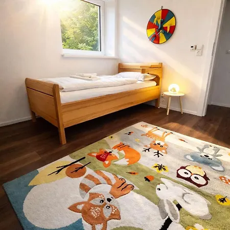 Moderne Fuer Familien Im Dachgeschoss דירה *